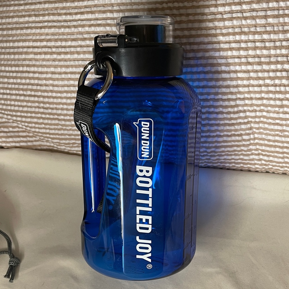 Dundun Blue 32 oz Bottle New Great for water or protein drink on the go